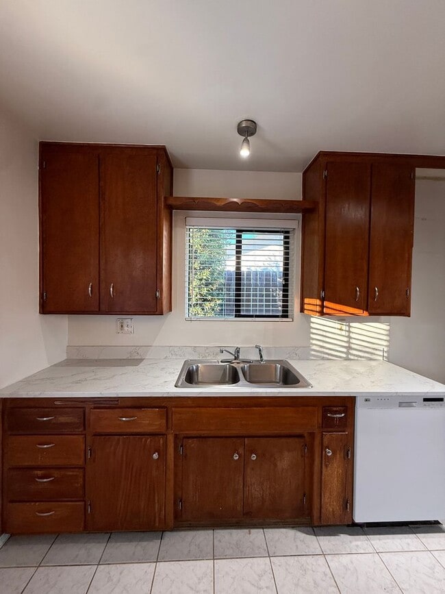 Building Photo - Orcutt Single Story Home on Cul-de-Sac with a Large Yard