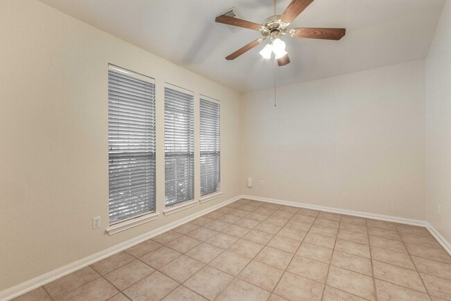 Building Photo - 5601 Lomita Verde Cir