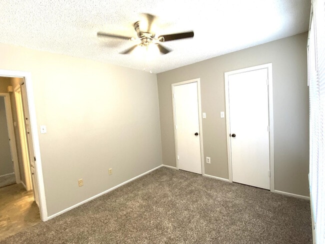 Building Photo - 9818 Jordan Ave