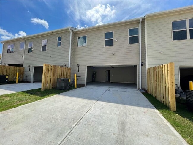 Building Photo - 4374 Sunny Oak Ln