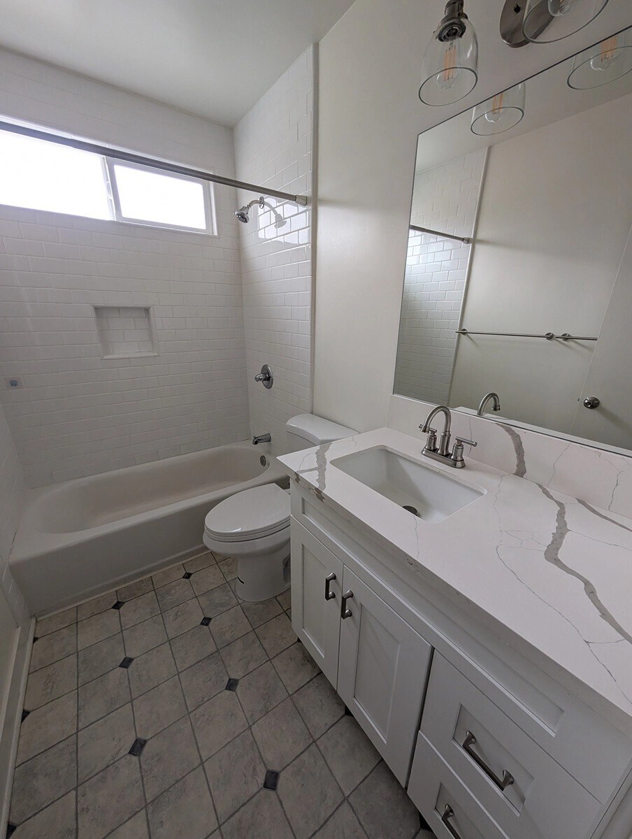 Building Photo - 1514 Orange Grove Ave