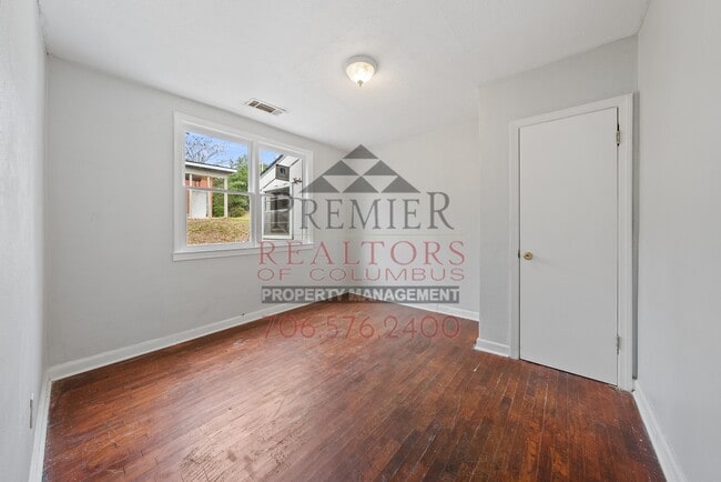 Building Photo - 3322 10th St