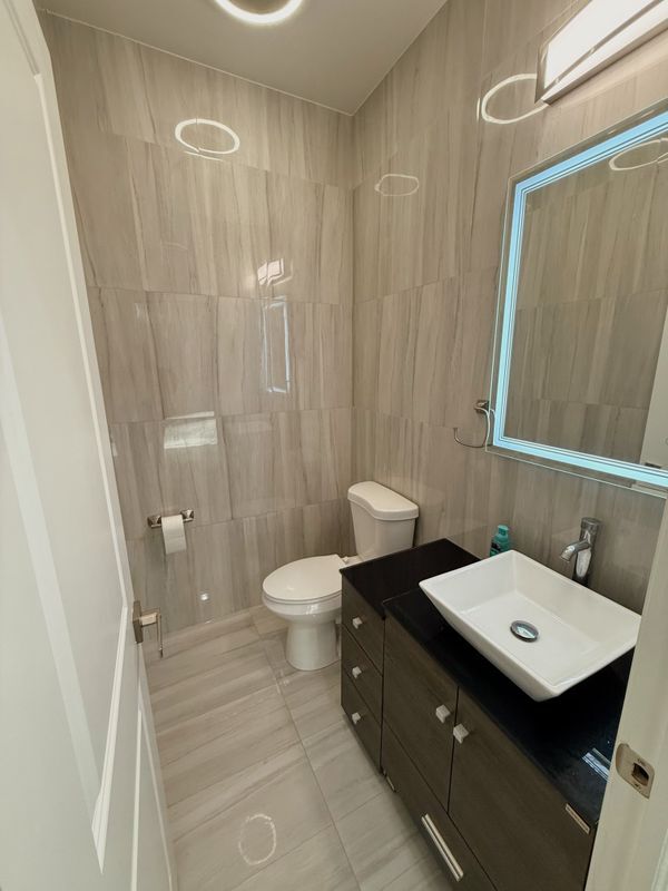 Building Photo - 7427 W Addison St