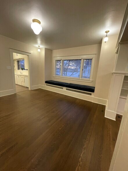 Building Photo - 264 E 4800 S