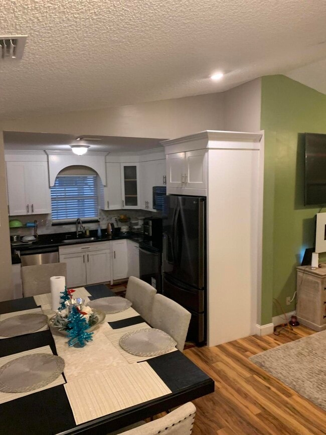 Building Photo - 1345 W 34th St