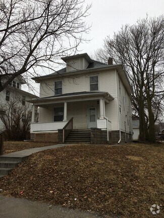 Building Photo - 122 N 35th St