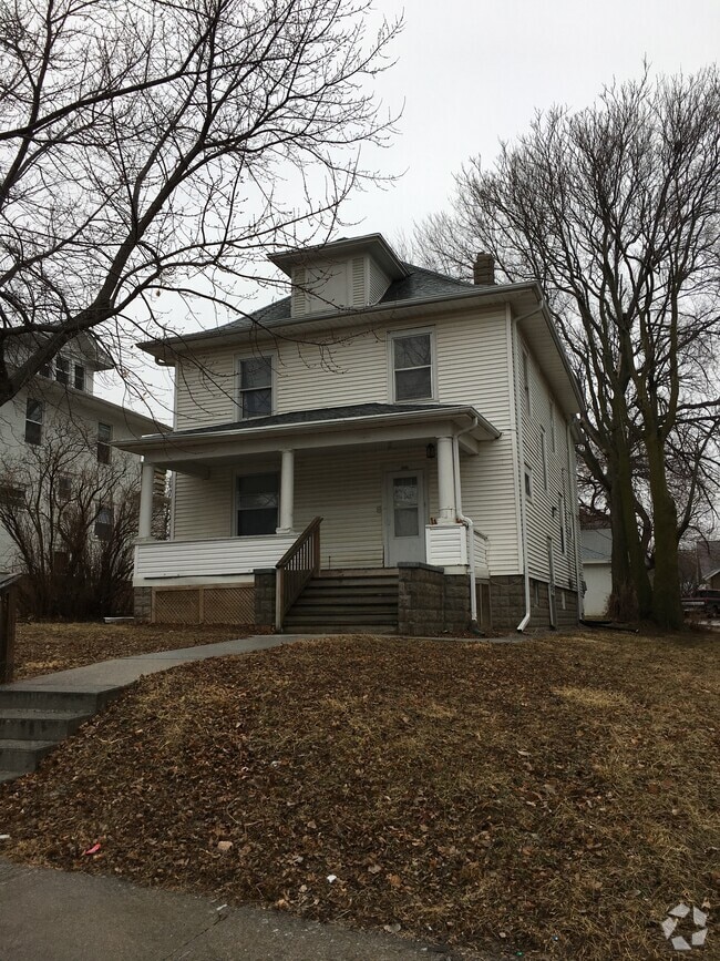 Building Photo - 122 N 35th St