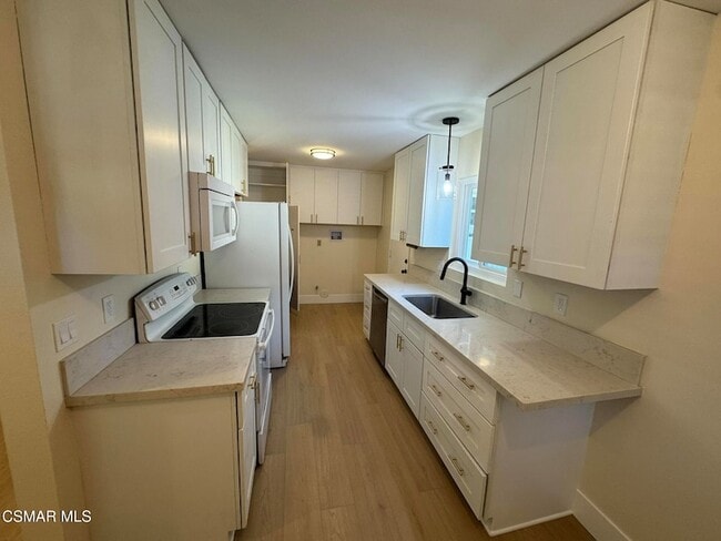 Building Photo - 1567 Sequoia Ave