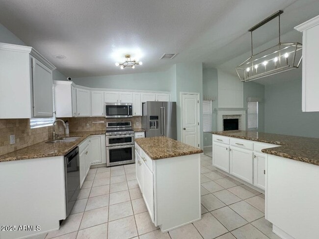Building Photo - 3876 Camino del Vara