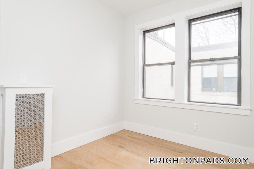 Building Photo - 8 Elko St