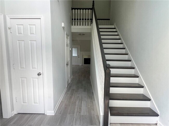 Building Photo - 540 Peachtree Parc Ct NE