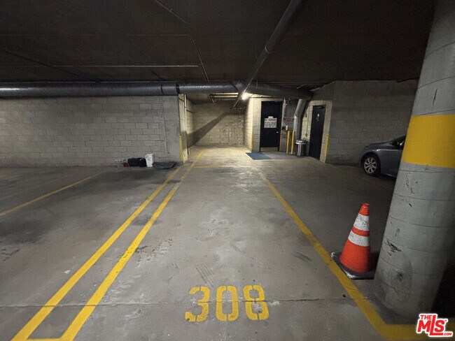 Building Photo - 222 S Central Ave