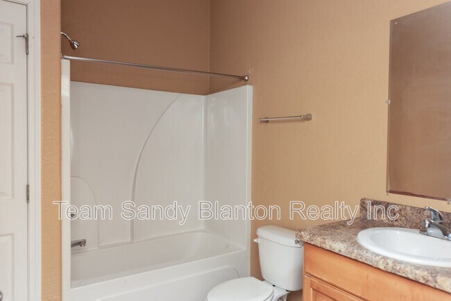 Building Photo - 7071 Lake Joanne Dr
