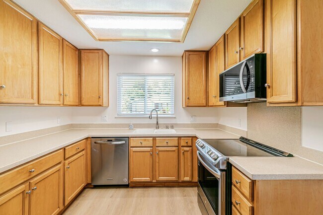 Building Photo - Cambrian Park Home Near Top Schools & Park...