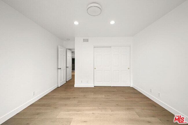 Building Photo - 17088 Palisades Cir