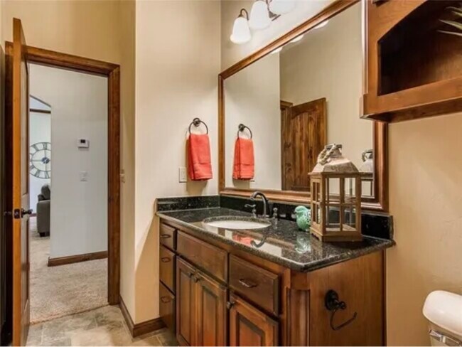 2nd bath - 8713 Mercato St