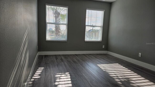 Building Photo - 5209 Creekside Park Ave