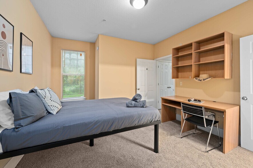Building Photo - 5659 Graduate Cir