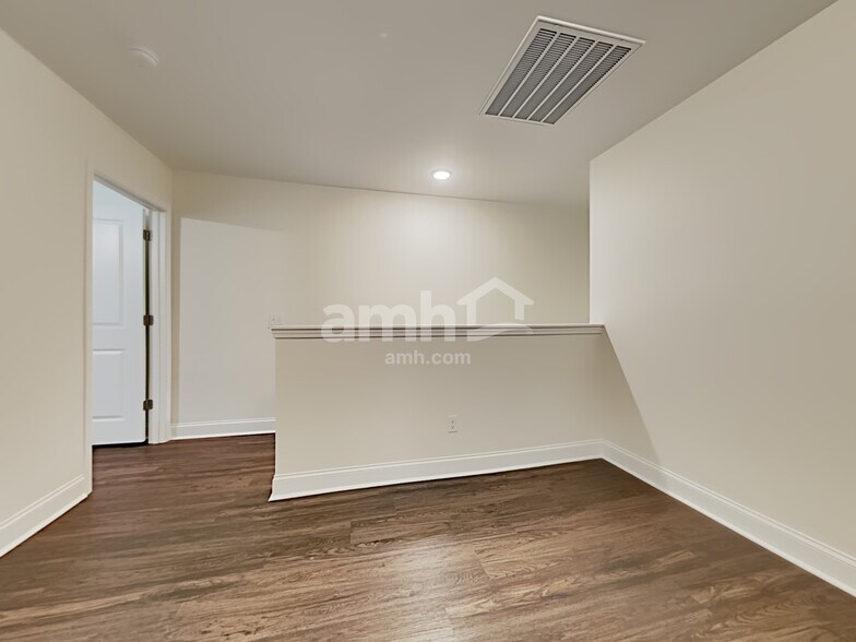 Building Photo - 404 Ronter Ct