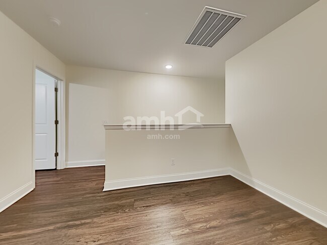Building Photo - 404 Ronter Ct