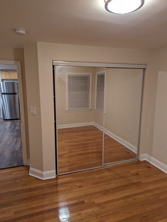 Building Photo - 41 May St