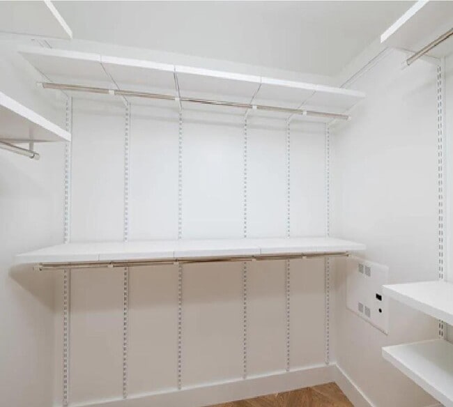 Building Photo - 3 Forest St