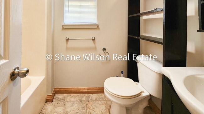 Building Photo - 162 Shawn Ln