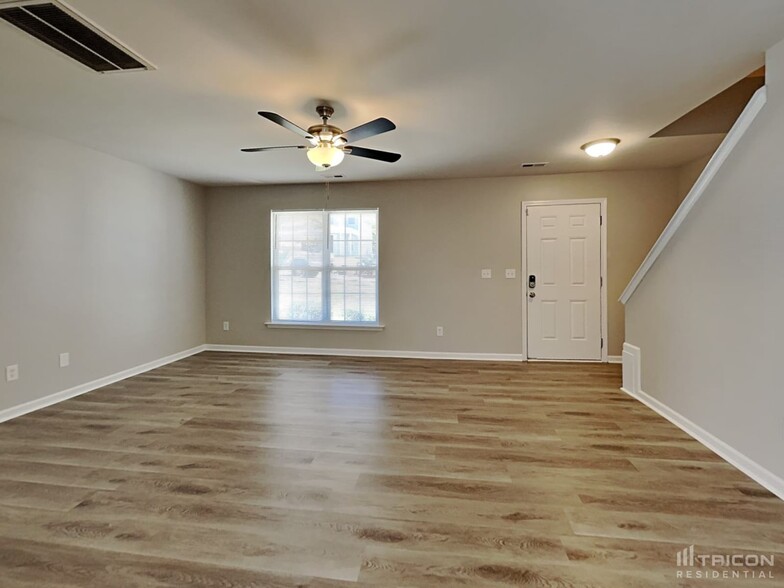 Building Photo - 1325 Rushing Creek Pkwy