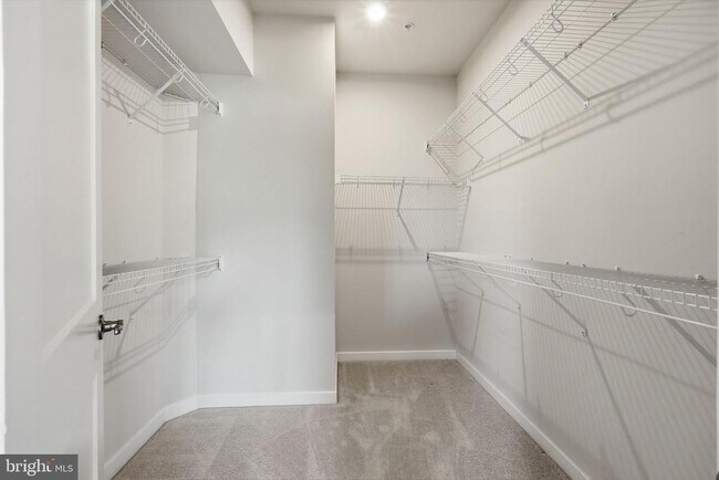 Building Photo - 43830 Middleway Ter