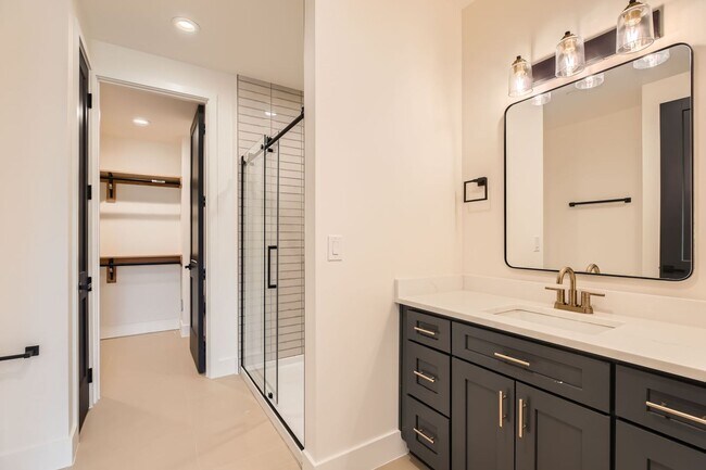 Building Photo - 10899 S Hausman, Unit 201