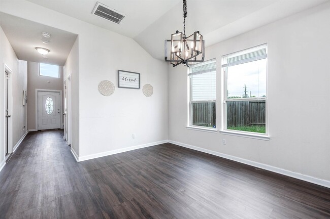 Building Photo - 14925 Gray Ridge Ln