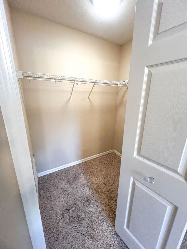 Building Photo - 14252 Confetti Dr