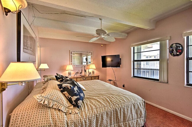 Building Photo - 4410 Jimmy Buffett Mem Hwy