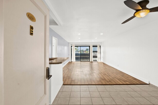Building Photo - 7765 W 91st St