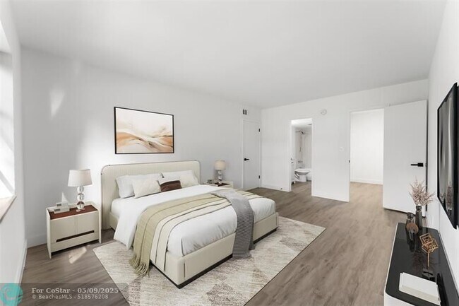Building Photo - 3105 Oakland Shores Dr