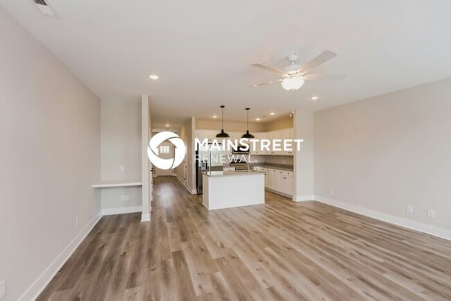 Building Photo - 3 Bedroom Pet-Friendly Home in Gallatin, TN with Main Street Renewal