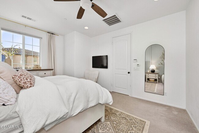 Building Photo - 425 Stratus Ln