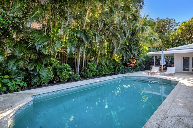 Building Photo - 230 Osceola Way