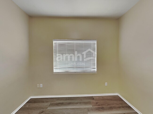 Building Photo - 1990 E Vera Cruz Vis