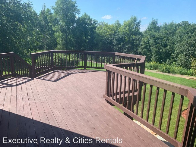 Building Photo - 6 br, 4 bath House - 6086 Summit Curve S