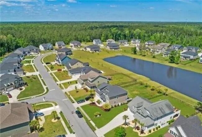 Building Photo - 663 Wyndham Way