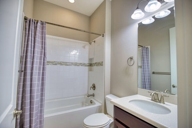 Building Photo - Annual Unfurnished Single-Family Home located in Bellacina at Casey Key with Resort-like Amenities!