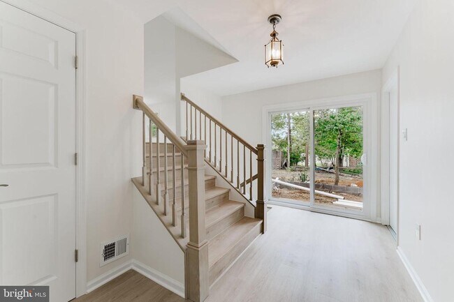 Building Photo - 7107 Sontag Way