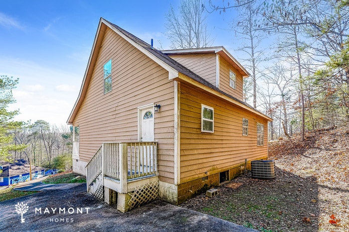 Building Photo - 656 15th Ct NW