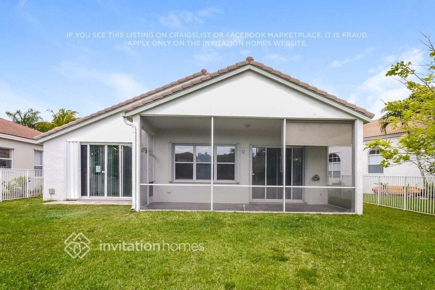 Building Photo - 5213 SW 158th Ave
