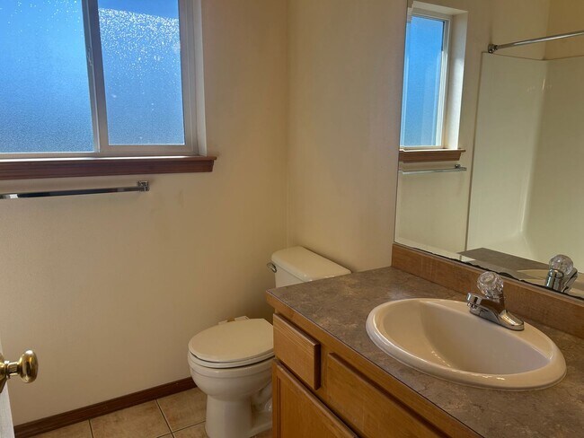 Building Photo - Racine Street 2609/ 2611