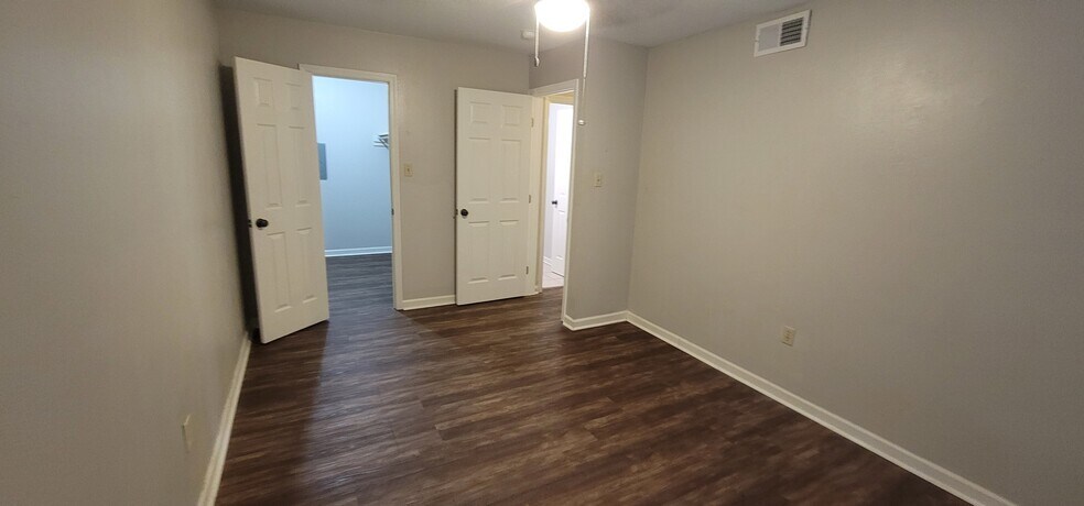 Building Photo - 1748 Port Dr