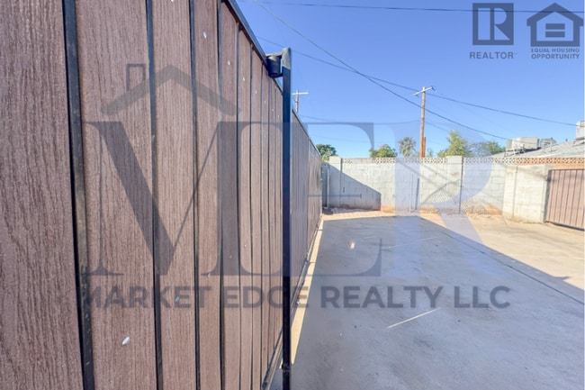 Building Photo - 2Bed/1Bath House at AZ-51/Thomas Rd! NO CREDIT, NO BACKGROUND, NO RENTAL HISTORY CHECK!