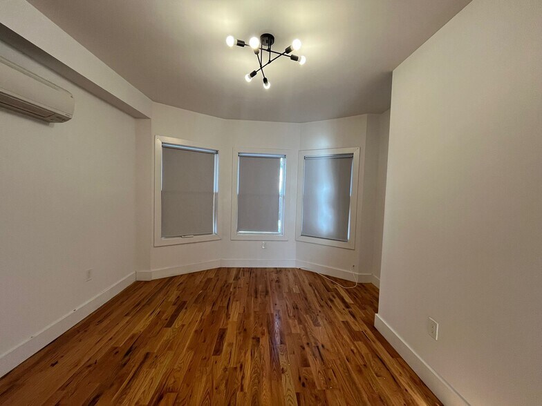 Building Photo - 237 Clinton Ave