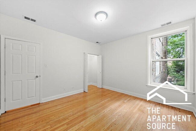 Building Photo - 3428 W Parker Ave